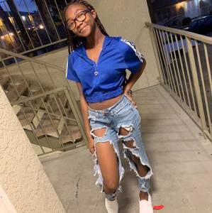 Meet your Posher, Daniya